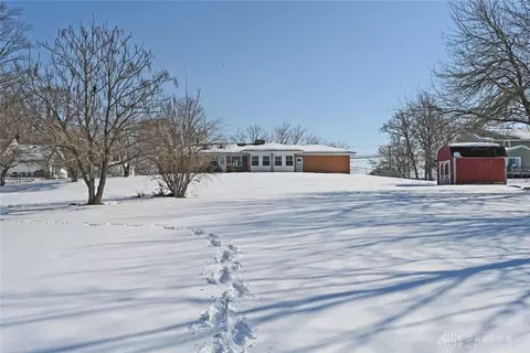 Exterior - 2801 S Springfield Jamestown St, Springfield, OH 45505 photo 13 of 14
