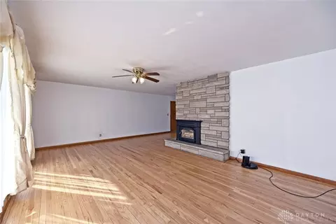 Living - 2801 S Springfield Jamestown St, Springfield, OH 45505 photo 1 of 6
