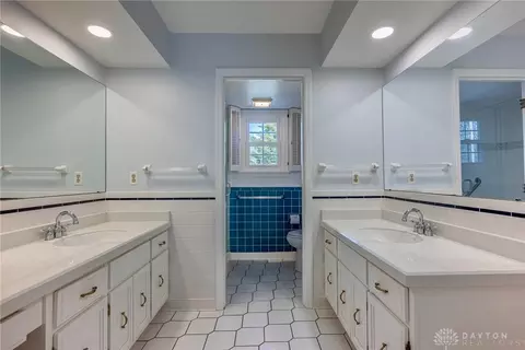 Bath - 713 Murrell Dr, Kettering, OH 45429 photo 4 of 7
