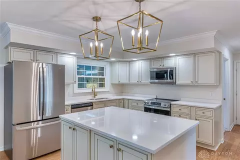 Kitchen - 713 Murrell Dr, Kettering, OH 45429 photo 3 of 6