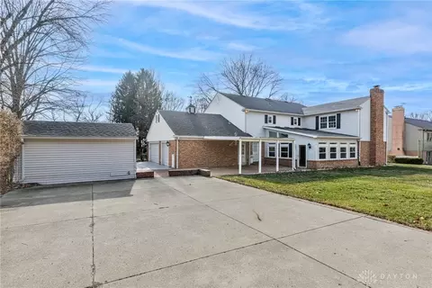 Exterior - 713 Murrell Dr, Kettering, OH 45429 photo 4 of 8