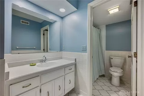 Bath - 713 Murrell Dr, Kettering, OH 45429 photo 5 of 7