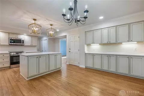 Kitchen - 713 Murrell Dr, Kettering, OH 45429 photo 5 of 6