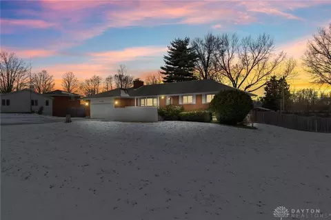 3136 Wolfe Dr, Fairborn, OH 45324