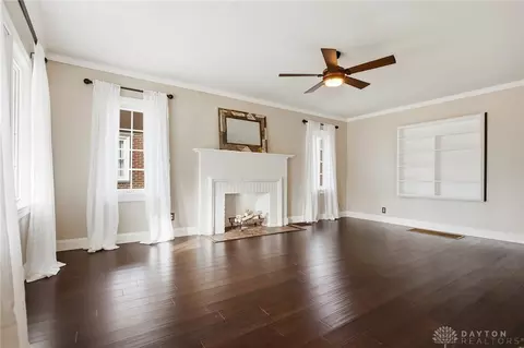 Living - 663 Broad Blvd, Dayton, OH 45419 photo 2 of 5