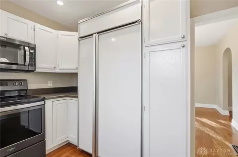 Kitchen - 663 Broad Blvd, Dayton, OH 45419 photo 5 of 6