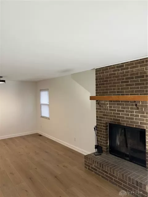 Living - 35 Edgebrooke Dr, Springboro, OH 45066 photo 2 of 3