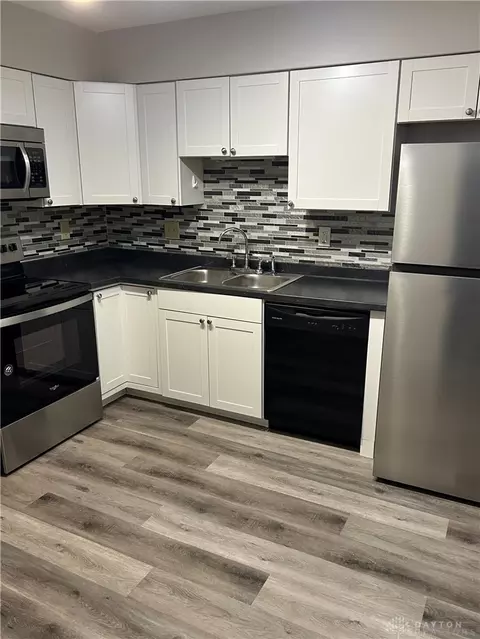 Kitchen - 35 Edgebrooke Dr, Springboro, OH 45066 photo 1 of 2