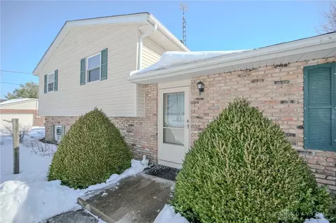 5670 Prairie Rd, Springfield, OH 45502