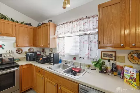 Kitchen - 5564 Ridgewood Rd, Springfield, OH 45503 photo 3 of 3