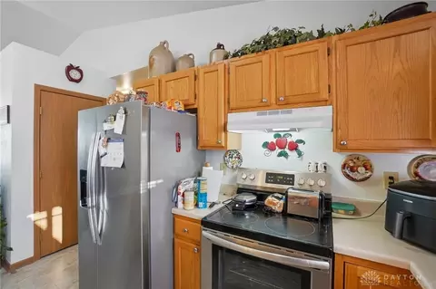 Kitchen - 5564 Ridgewood Rd, Springfield, OH 45503 photo 2 of 3
