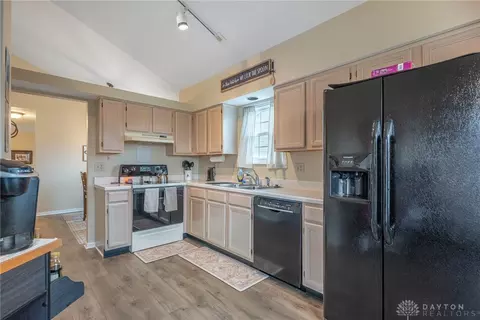 Kitchen - 6865 Cedar Cove Dr, Centerville, OH 45459 photo 2 of 3