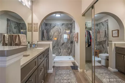 Bath - 6865 Cedar Cove Dr, Centerville, OH 45459 photo 2 of 3