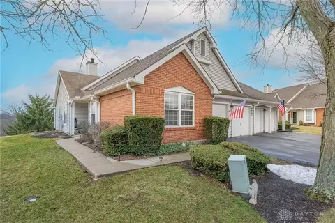 Exterior - 6865 Cedar Cove Dr, Centerville, OH 45459 photo 2 of 6
