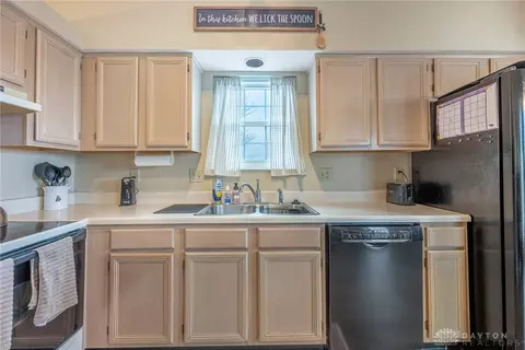 Kitchen - 6865 Cedar Cove Dr, Centerville, OH 45459 photo 3 of 3