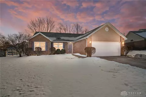 316 Wellington Ct, Monroe, OH 45050