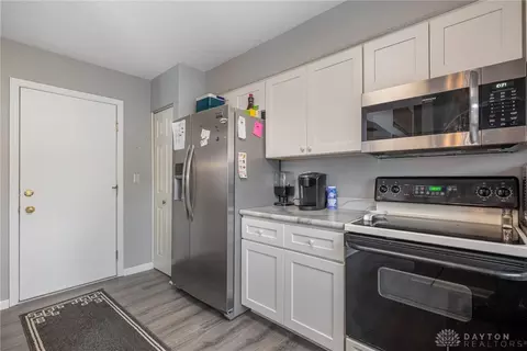 Kitchen - 6834 Cedar Cove Dr, Centerville, OH 45459 photo 3 of 4