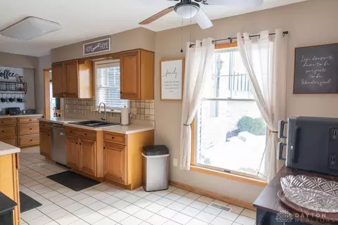 2824 Balsam Dr, Springfield, OH 45503 photo 8