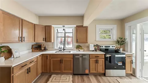 Kitchen - 522 Broad Blvd, Kettering, OH 45419 photo 2 of 3