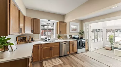 Kitchen - 522 Broad Blvd, Kettering, OH 45419 photo 1 of 3