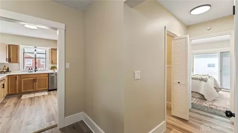 Entry Way - 522 Broad Blvd, Kettering, OH 45419 photo 3 of 4