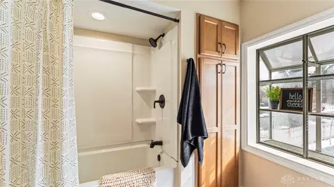 Bath - 522 Broad Blvd, Kettering, OH 45419 photo 4 of 5