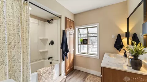 Bath - 522 Broad Blvd, Kettering, OH 45419 photo 3 of 5