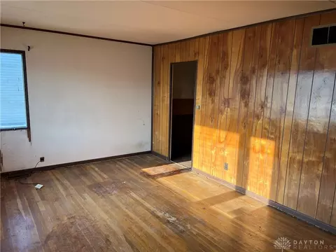 Living - 2957 Purdue Dr, Kettering, OH 45420 photo 3 of 3