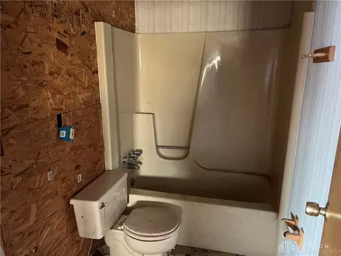 Bath - 2957 Purdue Dr, Kettering, OH 45420 photo 2 of 3