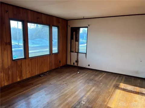 Living - 2957 Purdue Dr, Kettering, OH 45420 photo 1 of 3
