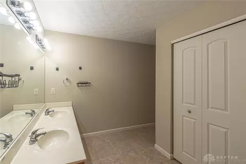 3164 Cobblestone Ln, Kettering, OH 45429 photo 18