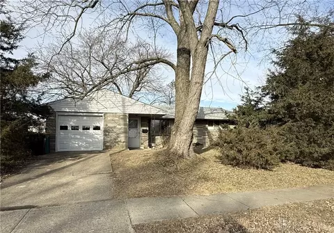 500 W Market St, Springboro, OH 45066