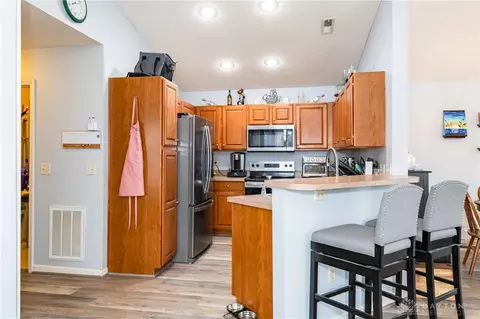Kitchen - 6643 Cloudscape Way, Maineville, OH 45039 photo 2 of 6