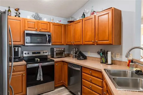Kitchen - 6643 Cloudscape Way, Maineville, OH 45039 photo 4 of 6