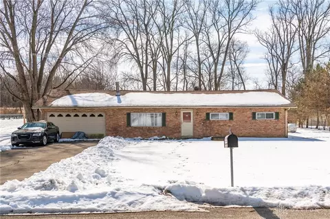 7477 Rebecca Dr, South Vienna, OH 45369