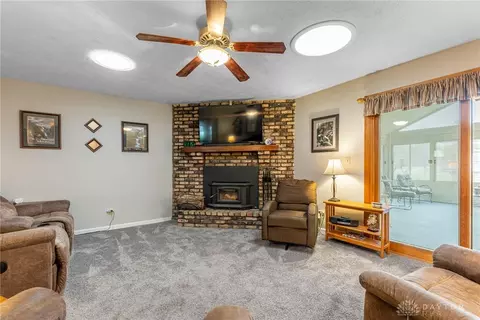 3864 Quailhollow Ct, Springfield, OH 45502 photo 13