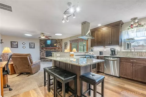 3864 Quailhollow Ct, Springfield, OH 45502 photo 7