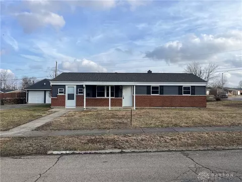 115 Ostend St, Brookville, OH 45309