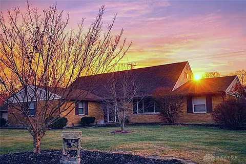 2312 E Whipp Rd, Dayton, OH 45440