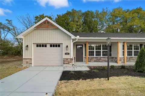 25 Timber Creek Dr, Carlisle, OH 45005