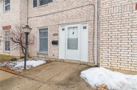 544 Adrian Ct, Brookville, OH 45309