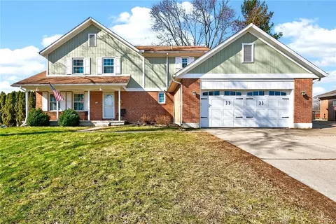 225 Renwood Pl, Springboro, OH 45066
