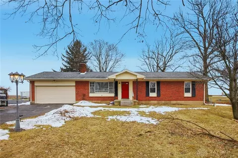 4500 Bosart Rd, Springfield, OH 45503