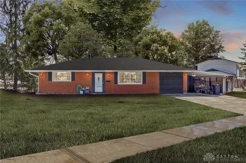 10 Woods Rd, Springboro, OH 45066