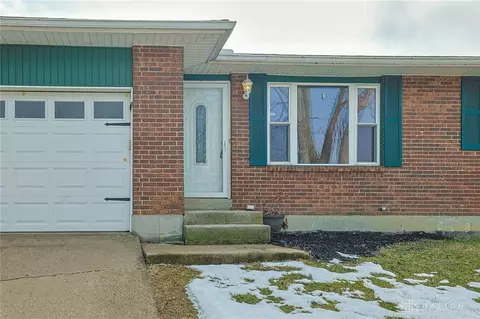 2437 Trinity Dr, Middletown, OH 45044 photo 2