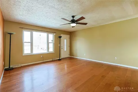2437 Trinity Dr, Middletown, OH 45044 photo 4