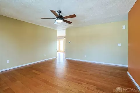 2437 Trinity Dr, Middletown, OH 45044 photo 5