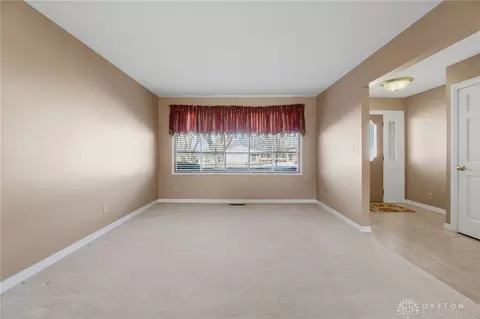 Living - 332 Kimbary Dr, Washington Township, OH 45458 photo 2 of 13