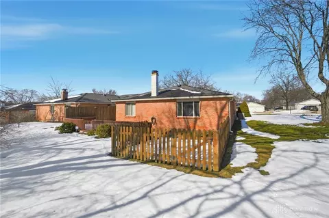 Exterior - 332 Kimbary Dr, Washington Township, OH 45458 photo 5 of 10