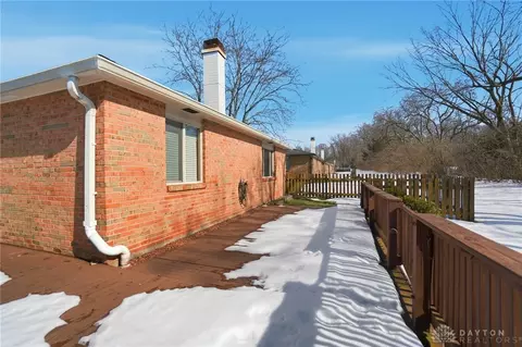 Exterior - 332 Kimbary Dr, Washington Township, OH 45458 photo 7 of 10